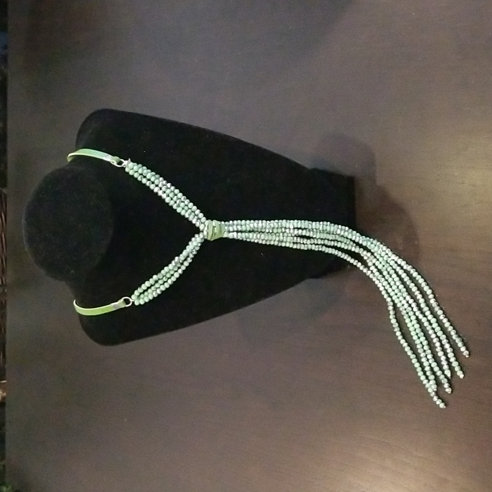 Elongated, adjustable green beaded necklace. BNWT